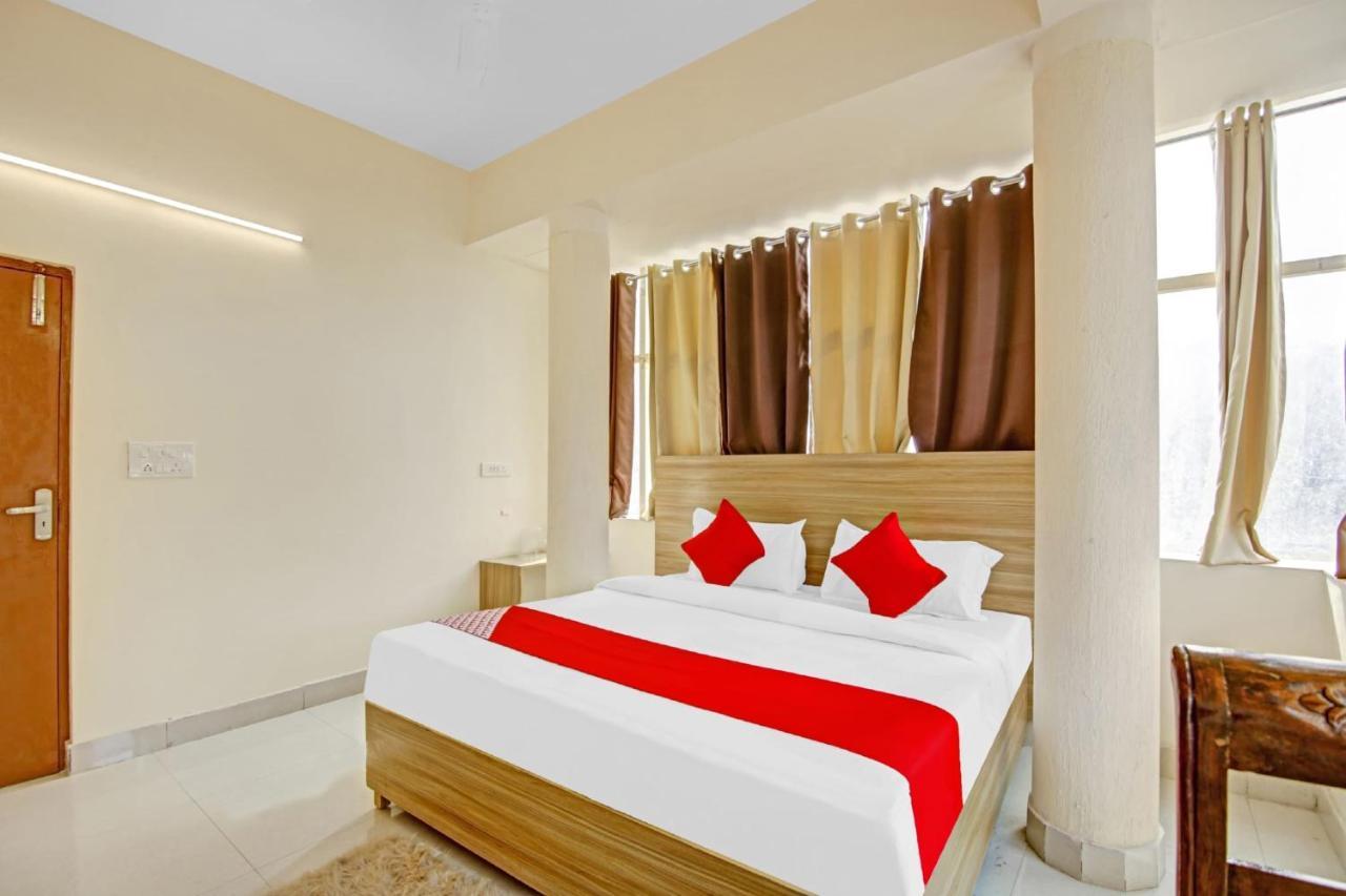 Oyo Flagship 80772 Hotel The Grand Rdc Ghaziabad Exteriör bild