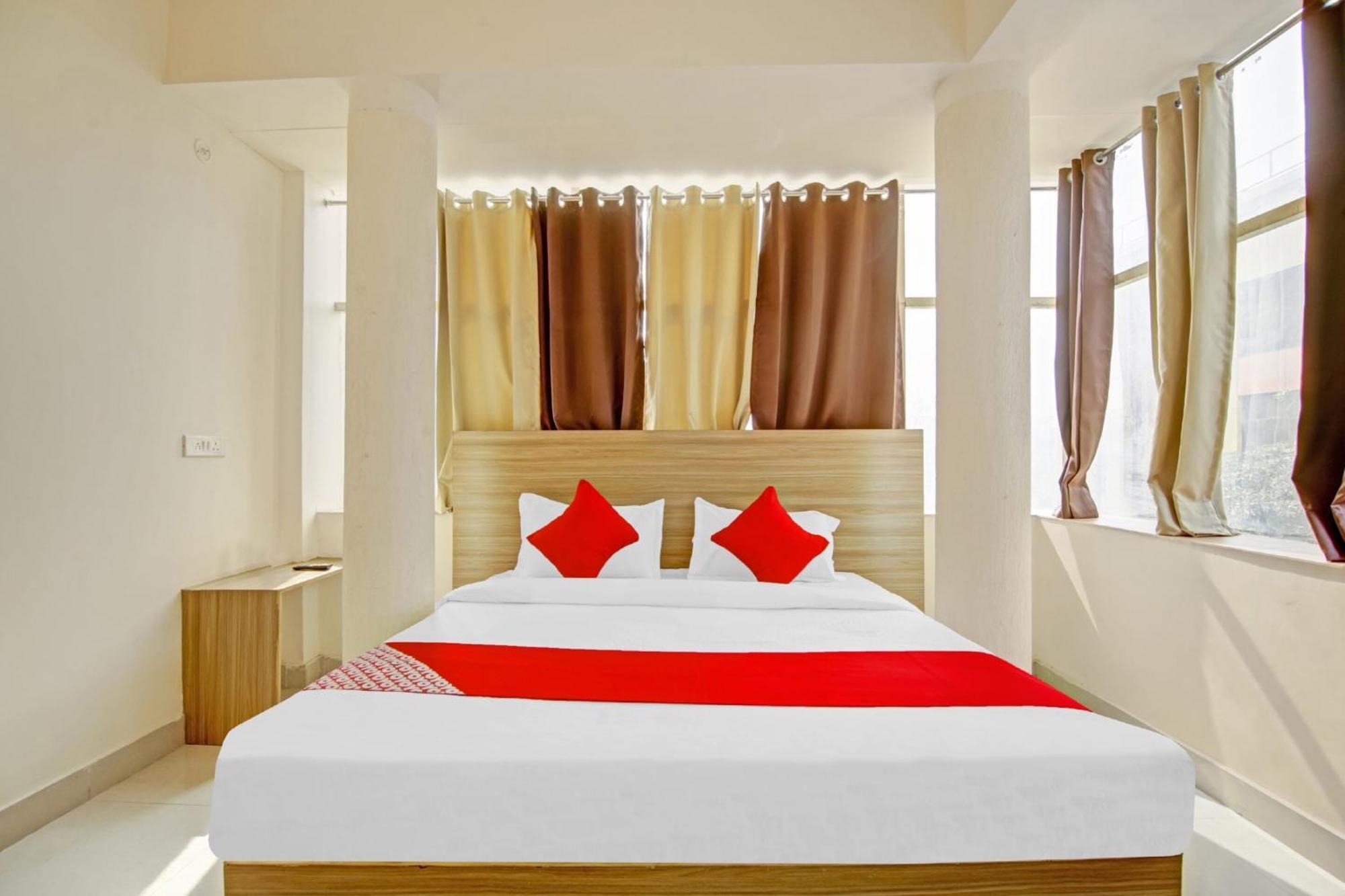 Oyo Flagship 80772 Hotel The Grand Rdc Ghaziabad Exteriör bild