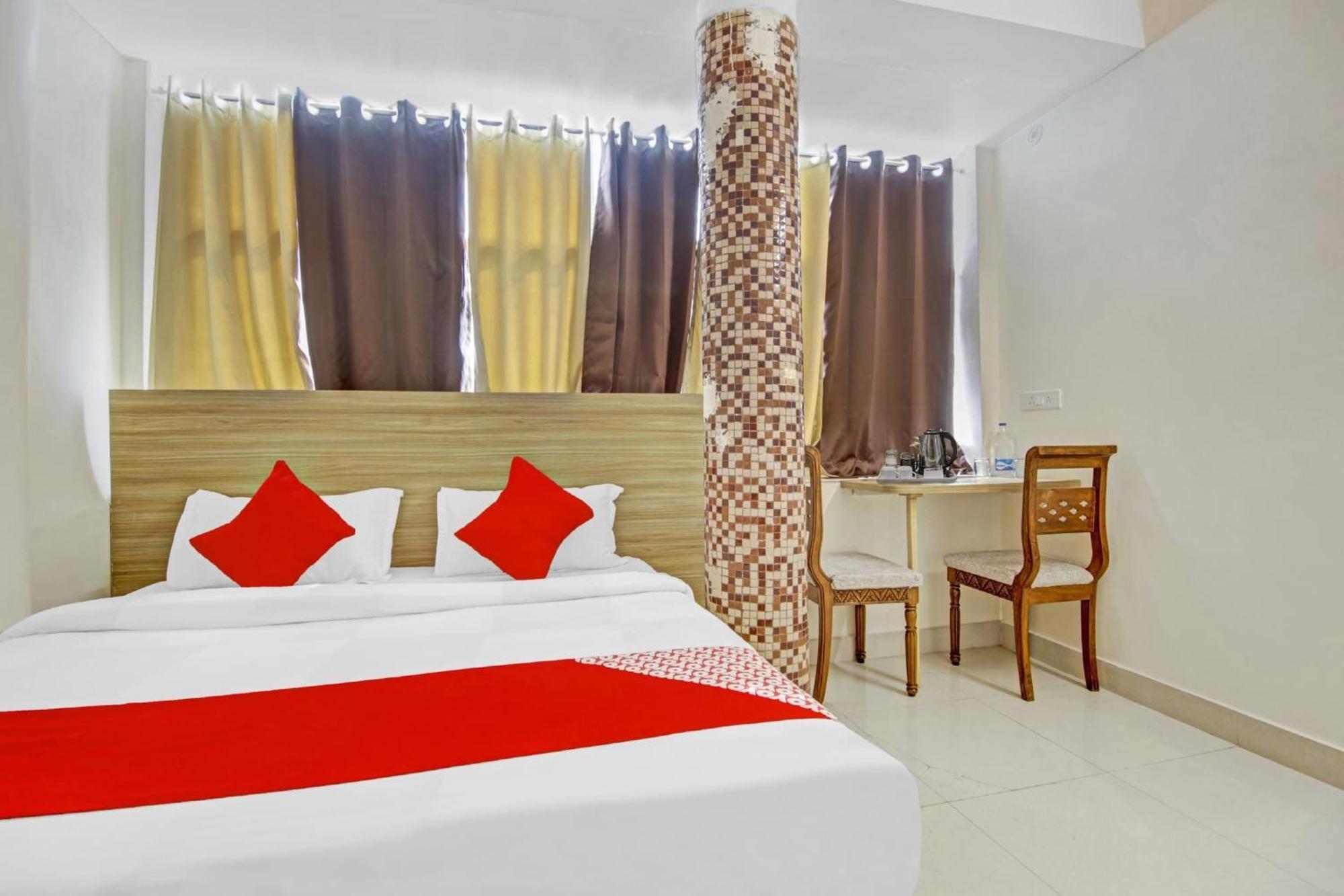 Oyo Flagship 80772 Hotel The Grand Rdc Ghaziabad Exteriör bild