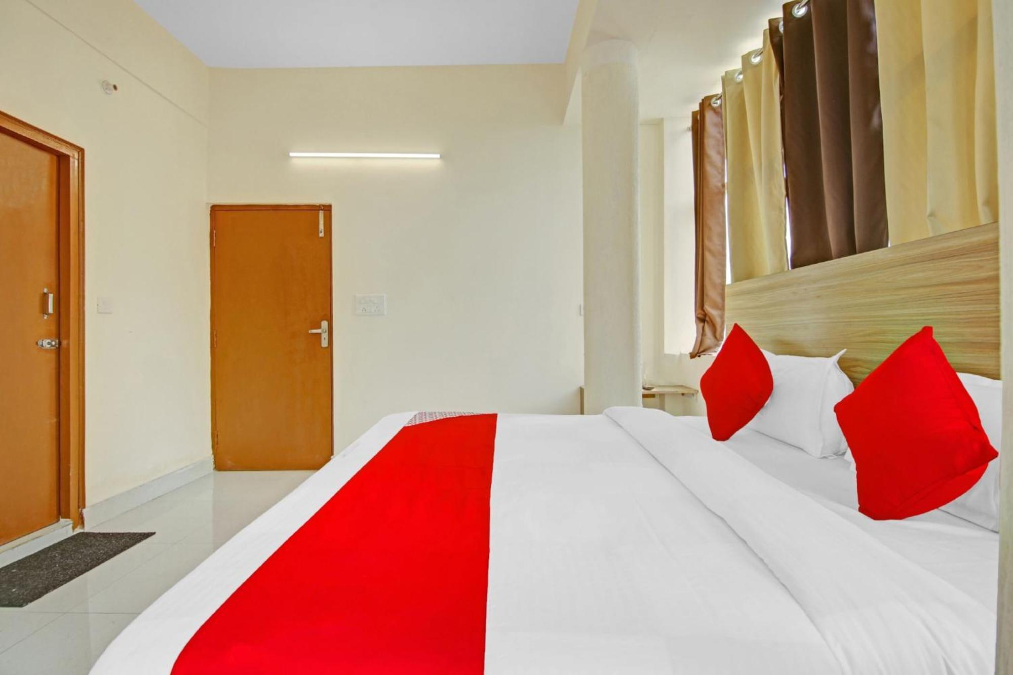 Oyo Flagship 80772 Hotel The Grand Rdc Ghaziabad Exteriör bild