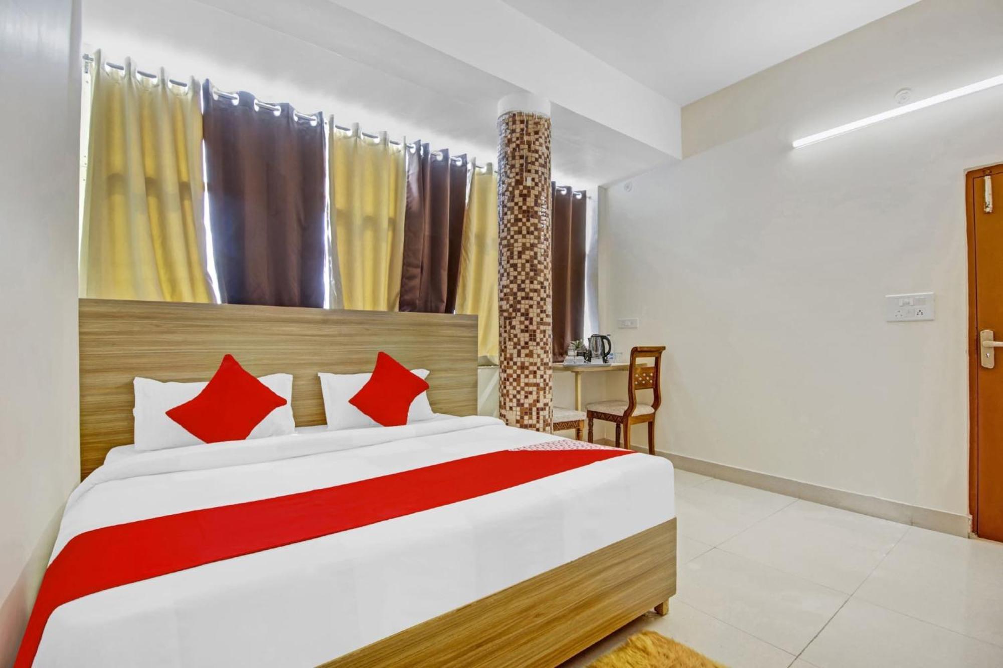 Oyo Flagship 80772 Hotel The Grand Rdc Ghaziabad Exteriör bild