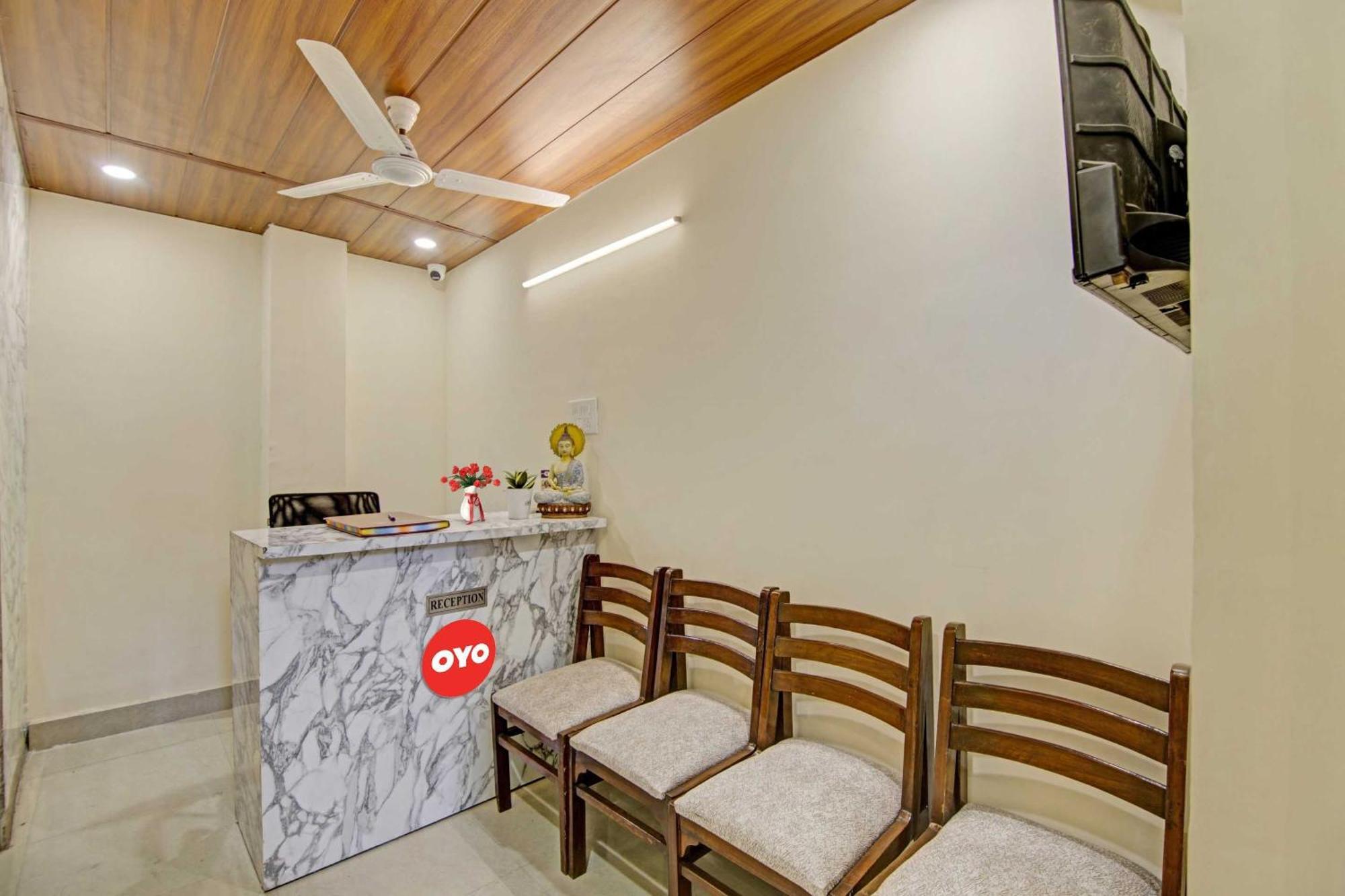 Oyo Flagship 80772 Hotel The Grand Rdc Ghaziabad Exteriör bild